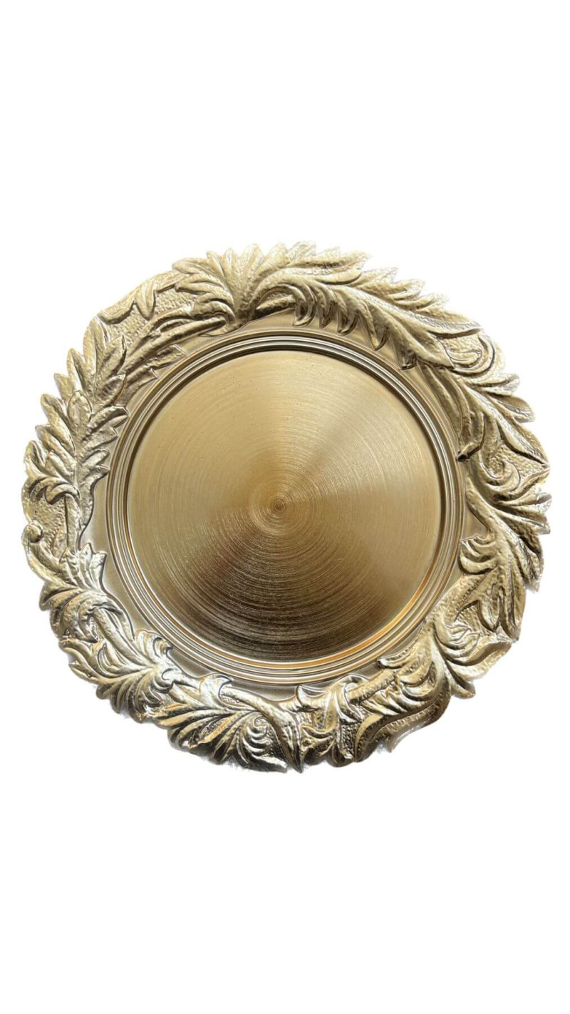 zlatý tanier s ornamentom 
