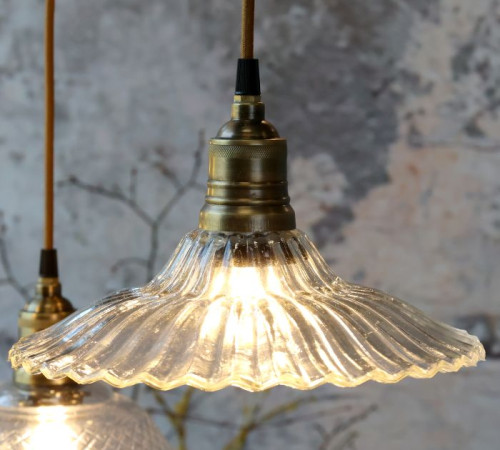 sklenen&eacute; svietidlo s mosadznou hornou časťou 14 cm