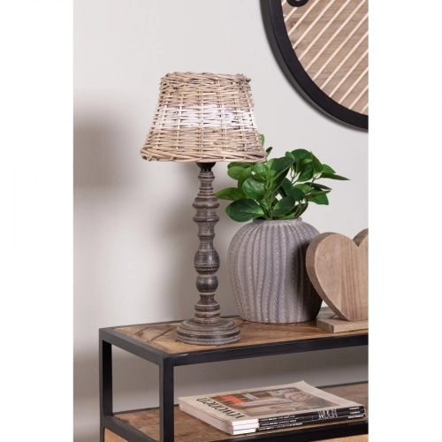 tienidlo na lampu z ratanu 