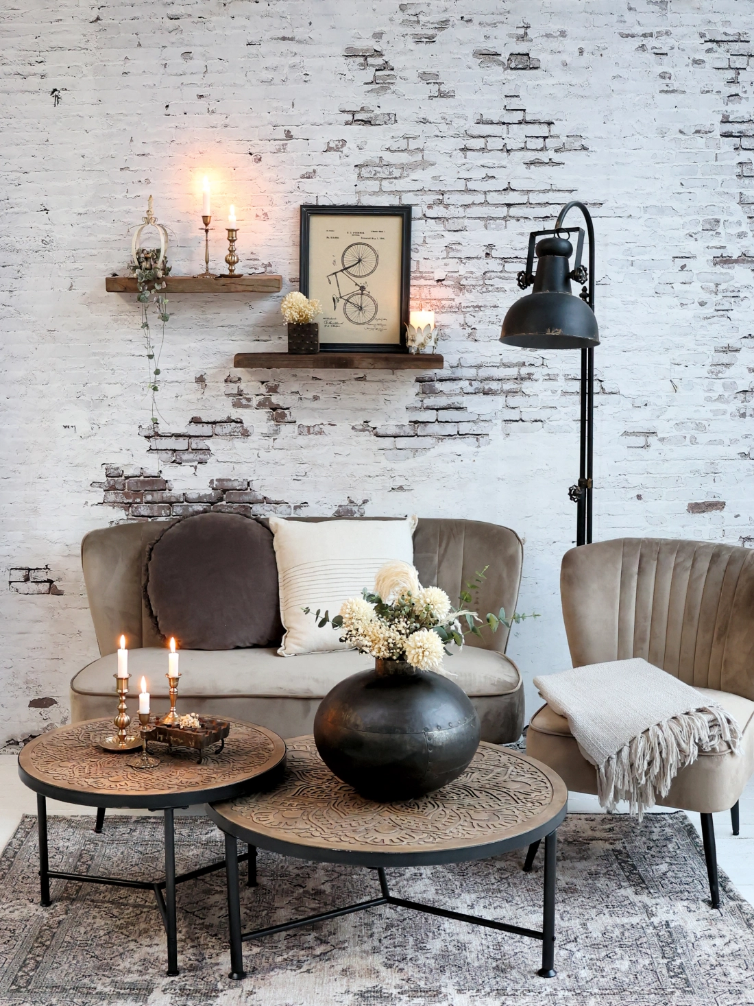 Coffee stolík s vyrezávaným povrchom 60cm priemer vyšší