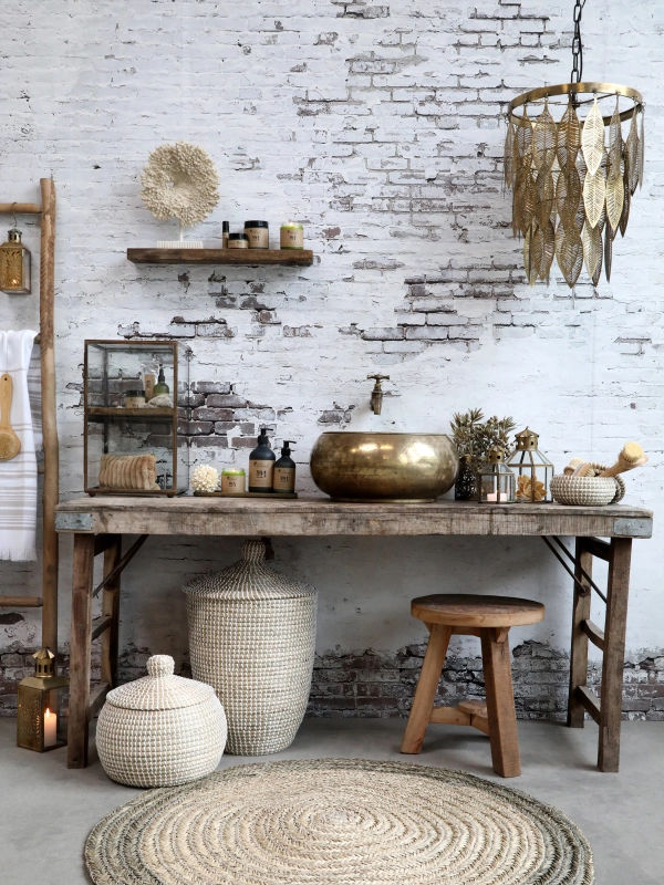 Men&scaron;&iacute; kovov&yacute; luster s l&iacute;stkami