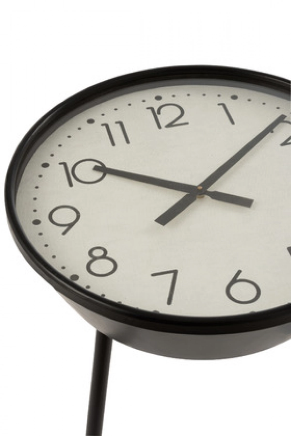 Pr&iacute;ručn&yacute; stol&iacute;k starožitn&eacute;ho vzhľadu 