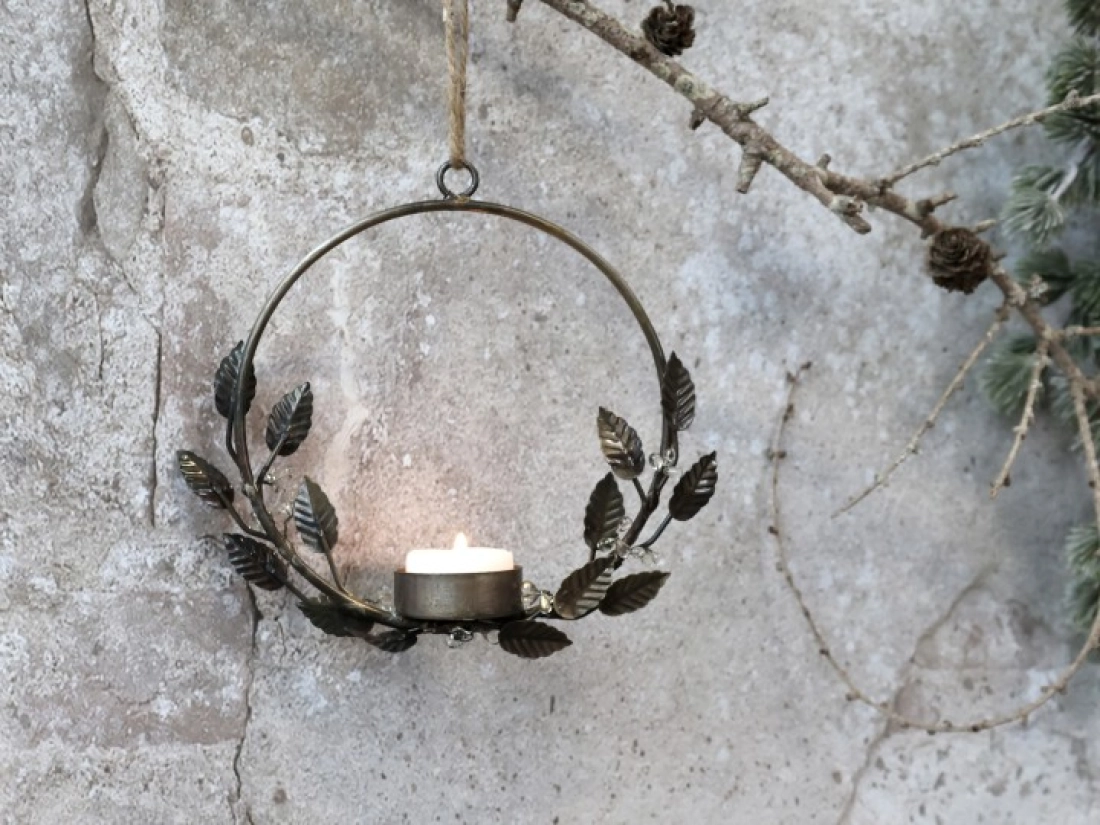 kovov&yacute; svietnik na zavesenie 