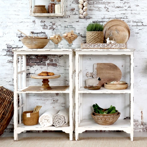 Biely pr&iacute;ručn&yacute; stol&iacute;k 