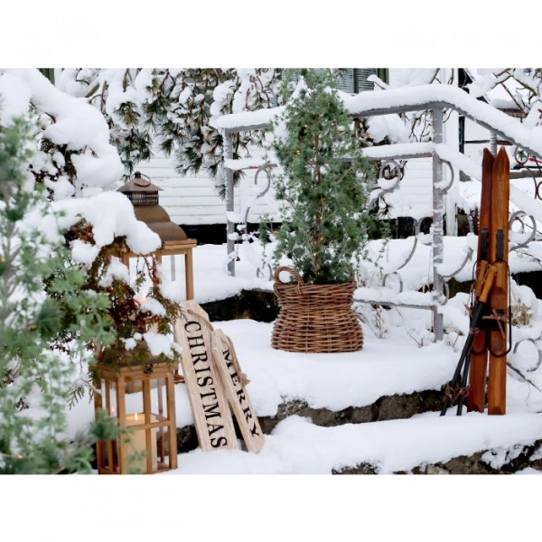 Vintage dreven&eacute;  lyže s palicami na dekor&aacute;ciu