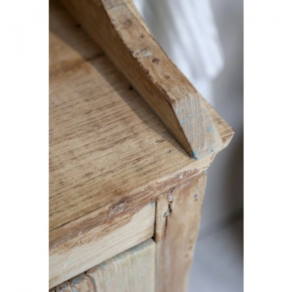 dreven&aacute; mas&iacute;vna skrinka Grimaud so sklenen&yacute;mi dverami 