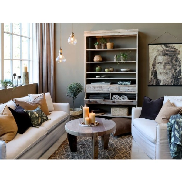 Policov&yacute; diel so z&aacute;suvkami 