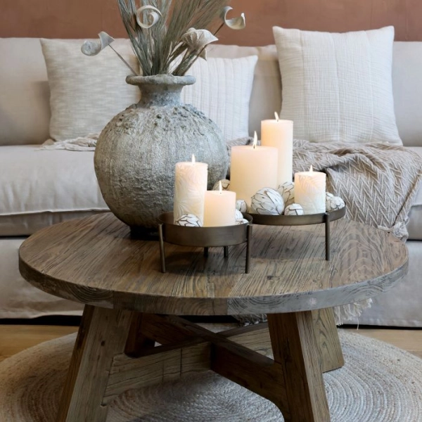 konferenčn&yacute; stol&iacute;k z recyklovan&eacute;ho dreva 