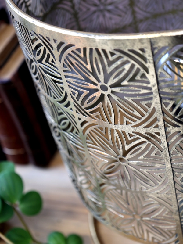 Mosadzn&aacute; lampa stolov&aacute; 