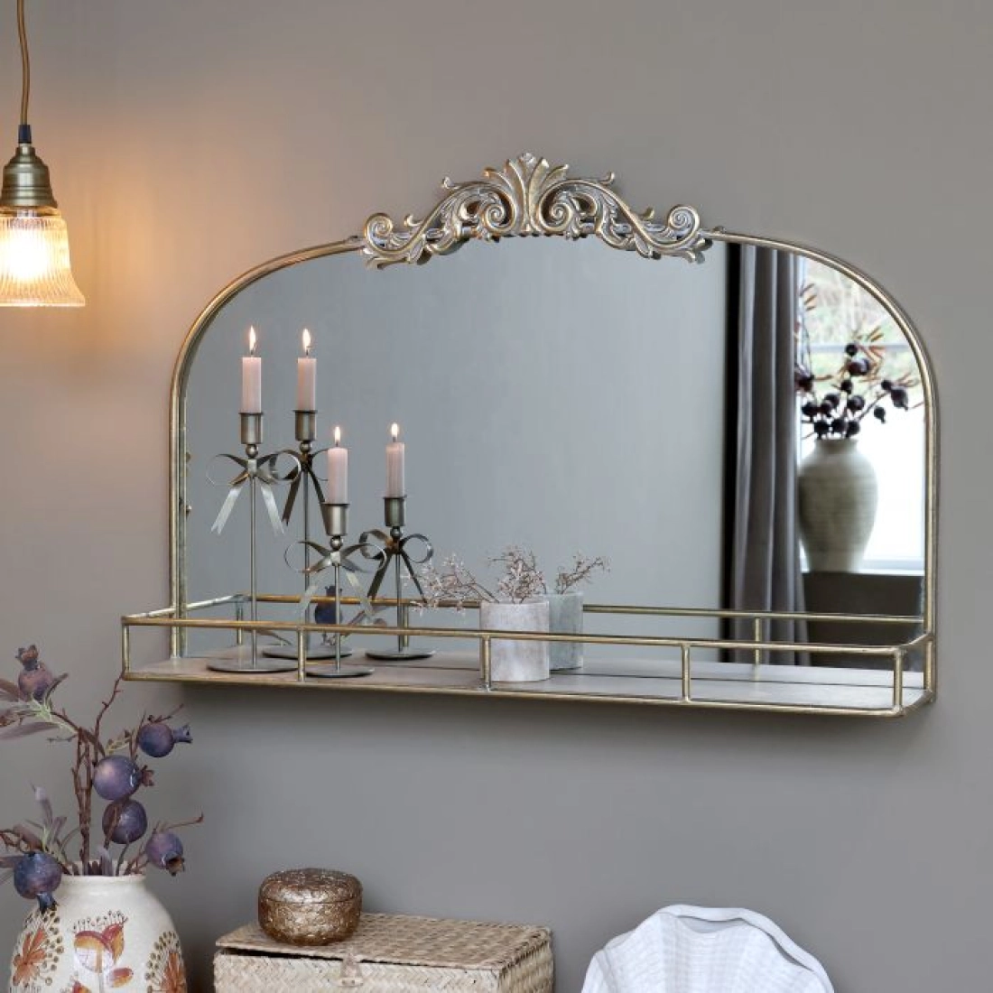 Zrkadlo s poličkou a dekorom