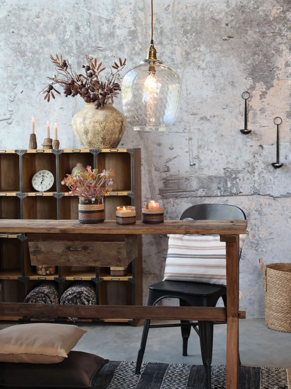 Grimaud st&ocirc;l so z&aacute;suvkou 