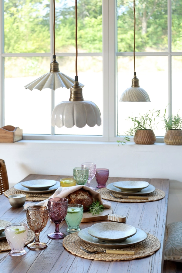 Lunel lampa v smaltovanej kr&eacute;movej farbe