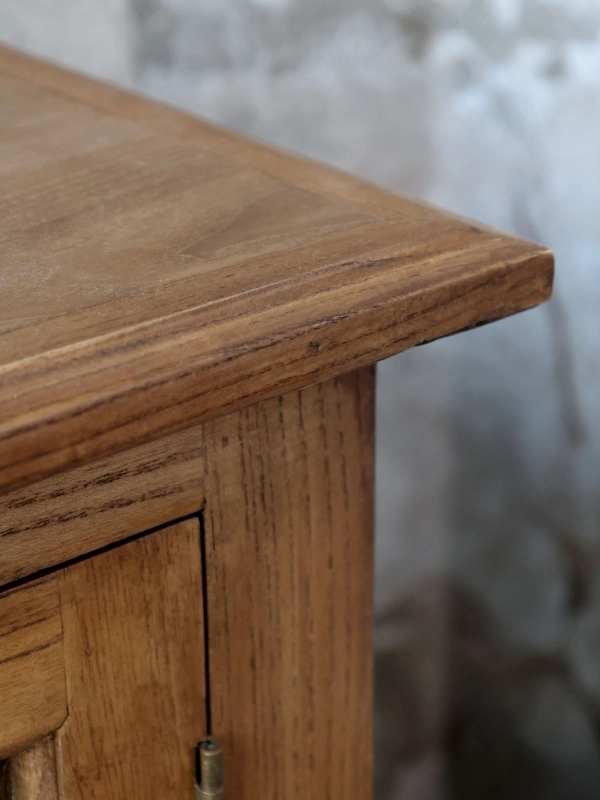 Luxusn&aacute; vitr&iacute;na Marseille pr&iacute;rodn&aacute; 