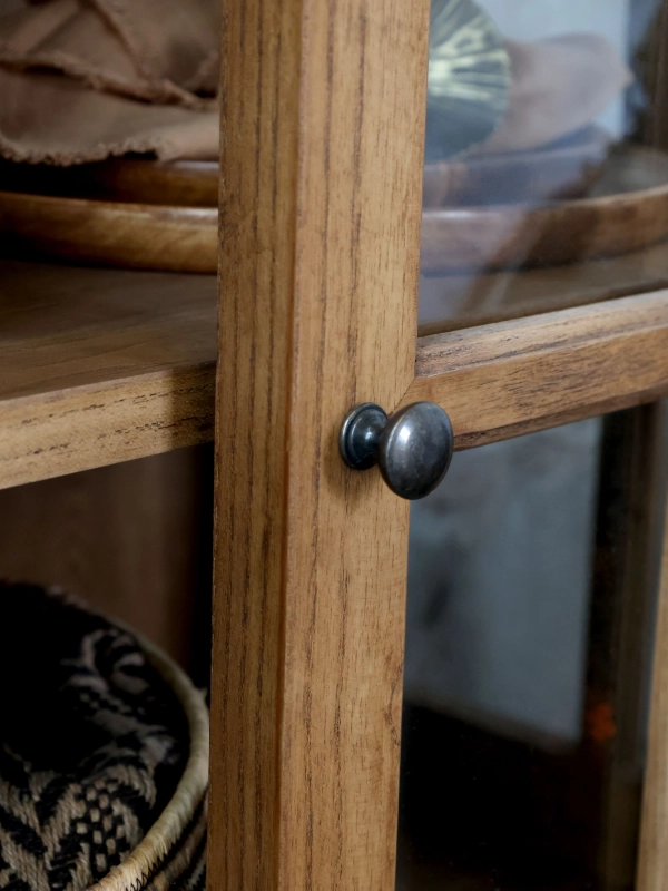 Luxusn&aacute; vitr&iacute;na Marseille pr&iacute;rodn&aacute; 