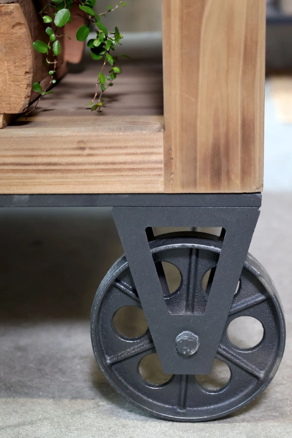 kuchynsk&yacute; ostrov na kolieskach