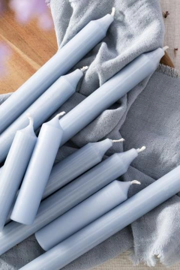 Rustik&aacute;lna sviečka modr&aacute; light blue