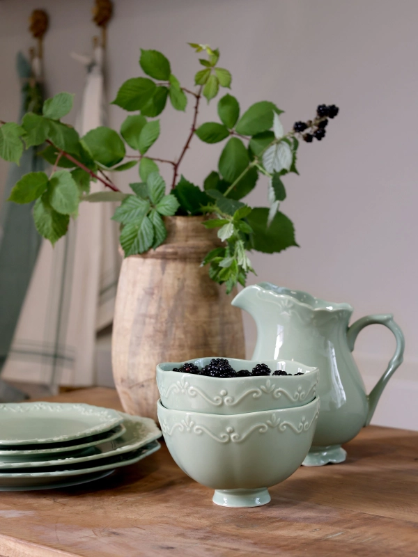 Provence Sugar Bowl &ndash; Porcel&aacute;nov&aacute; cukornička v &scaron;alviovo-zelenej farbe 