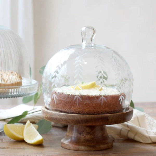 Sklenen&aacute; kupola na nohe z mangov&eacute;ho dreva &ndash; H27 cm