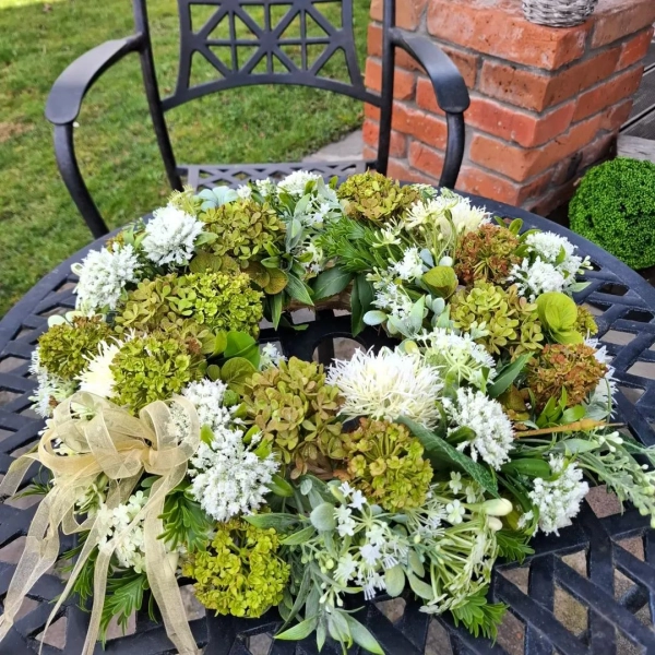 Zeleno - kr&eacute;mov&yacute; veniec  cca 40cm 