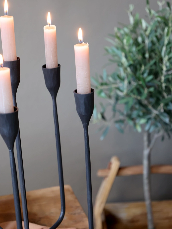 kovov&yacute; čierny 6 ramenn&yacute; svietnik 