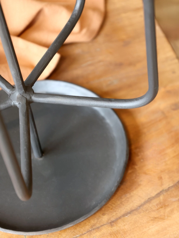 kovov&yacute; čierny 6 ramenn&yacute; svietnik 