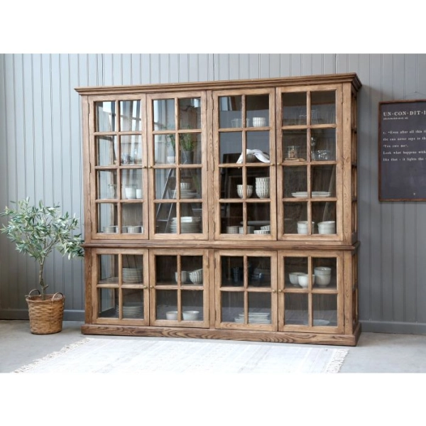 Presklenen&aacute; skrinka 8-dverov&aacute; 