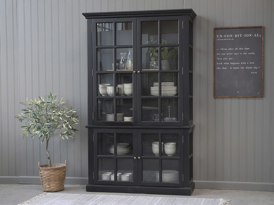  Presklenen&aacute; dreven&aacute; vitr&iacute;na 